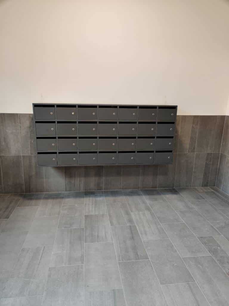 Kast op maat brievenbus1