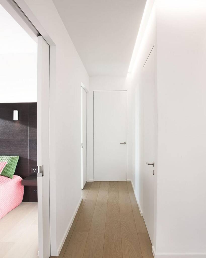 Prachtige strak witte deuren gemaakt door Luwaert Home Improvement